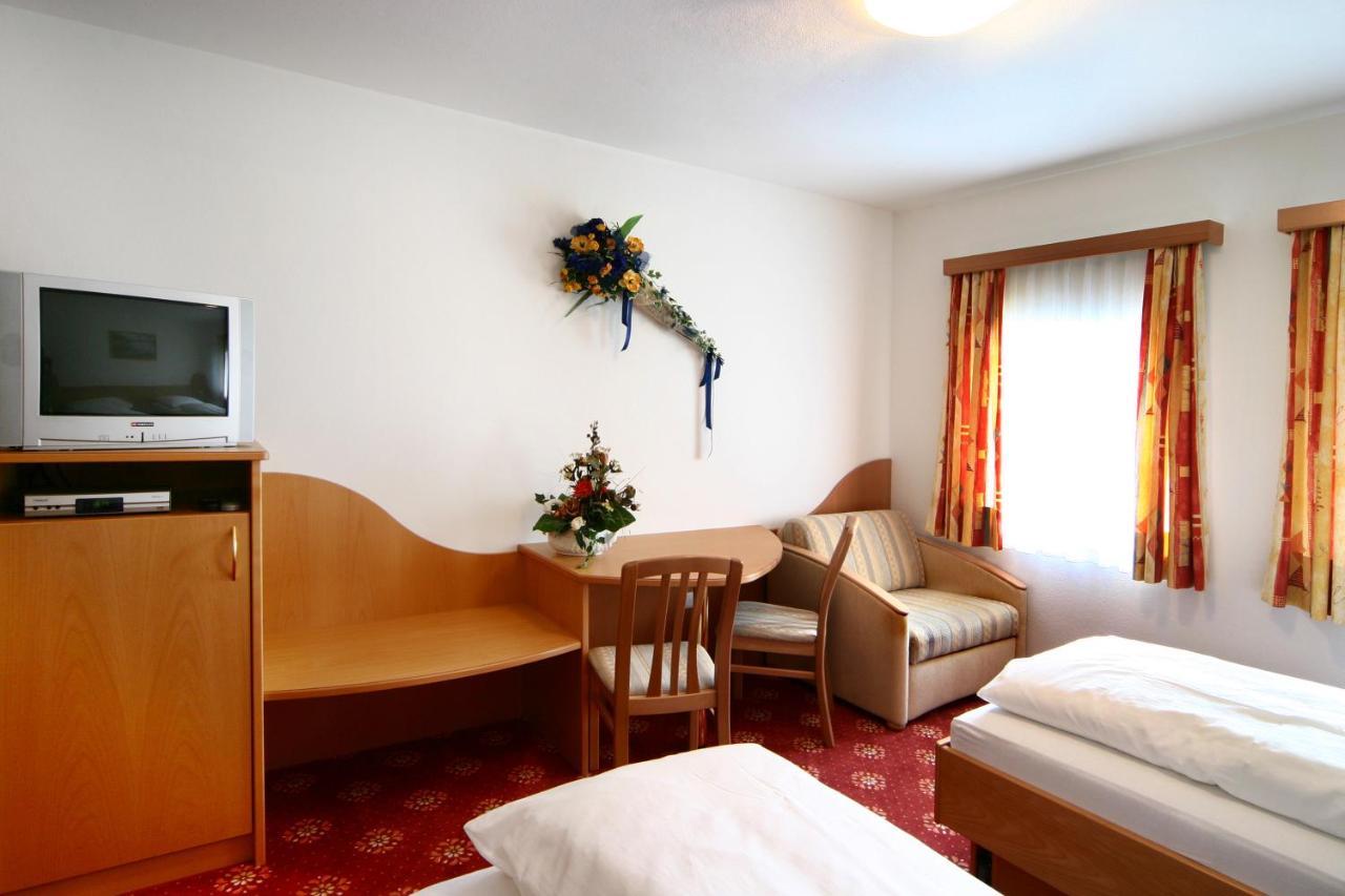 Hotel Traunfall Viecht エクステリア 写真