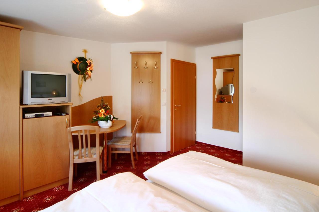 Hotel Traunfall Viecht エクステリア 写真