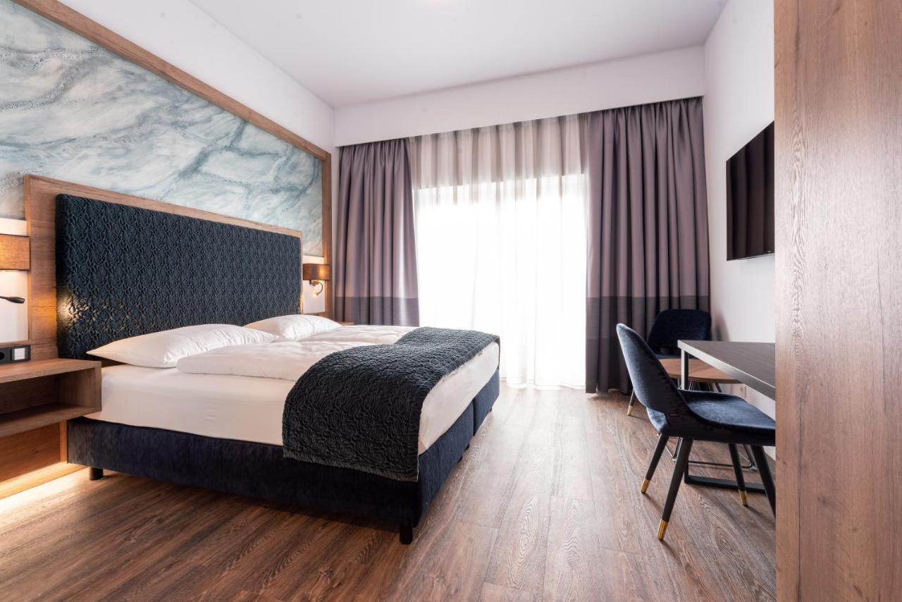 Hotel Traunfall Viecht エクステリア 写真