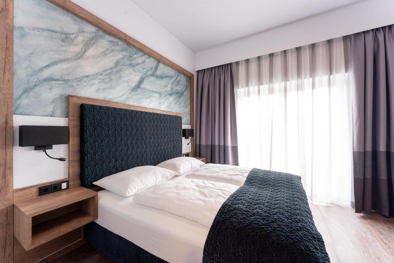 Hotel Traunfall Viecht エクステリア 写真
