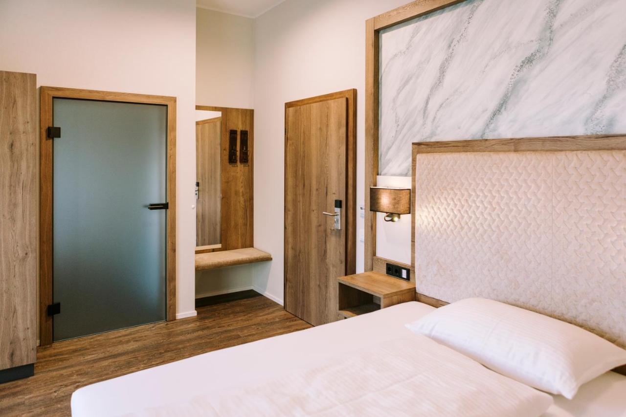 Hotel Traunfall Viecht エクステリア 写真